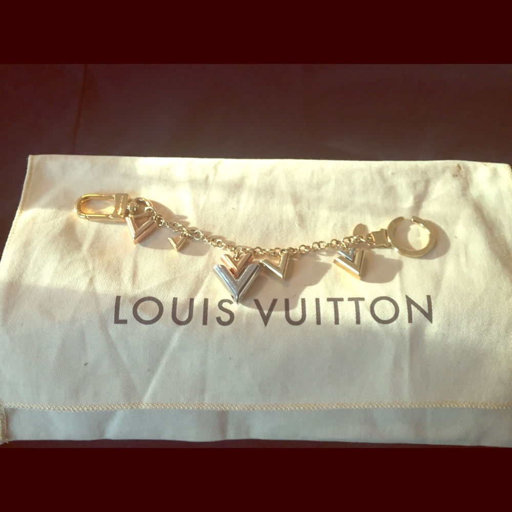 LV Authentic BNWT JINGLE V CHAIN BAG CHARM